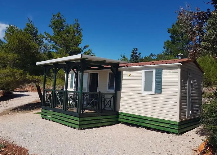 Kamp Lunga Κάμπινγκ