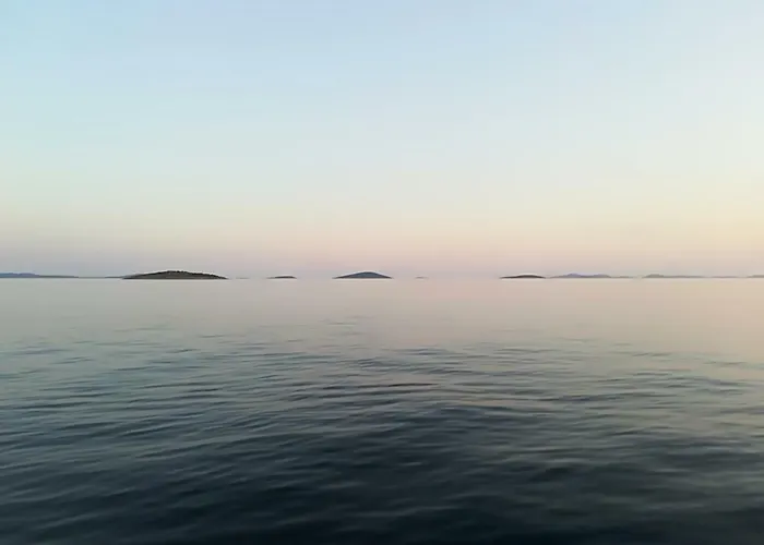 Kamp Lunga Κάμπινγκ *