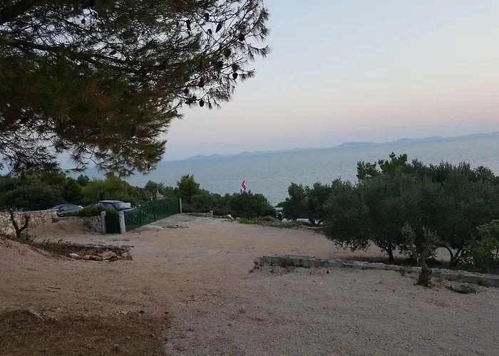 Kamp Lunga Κάμπινγκ *